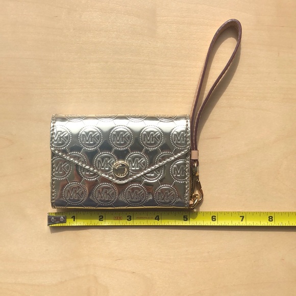 MICHAEL KORS Wristlet - Picture 3 of 5